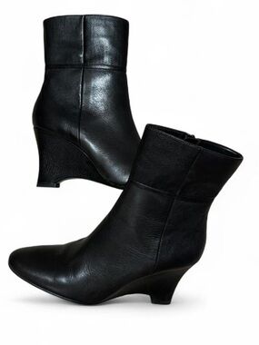 Valerie Stevens Black Leather Wedge Ankle Boots